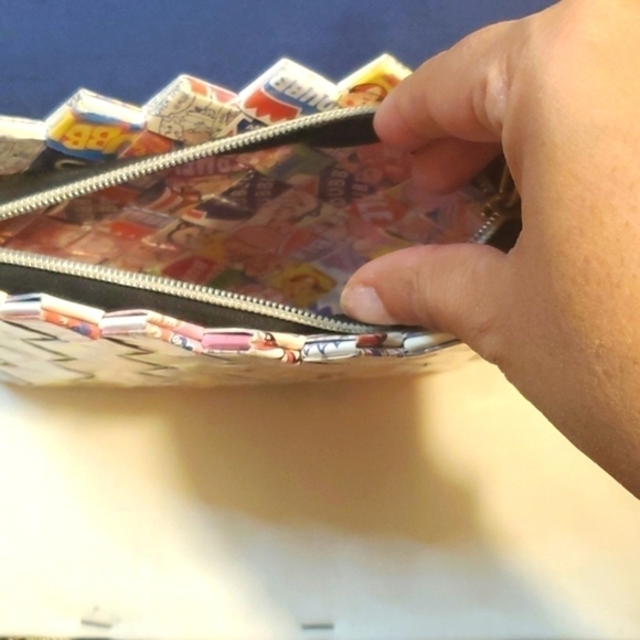 Handmade bubble gum Beano Wristlet - Picture 3 of 11